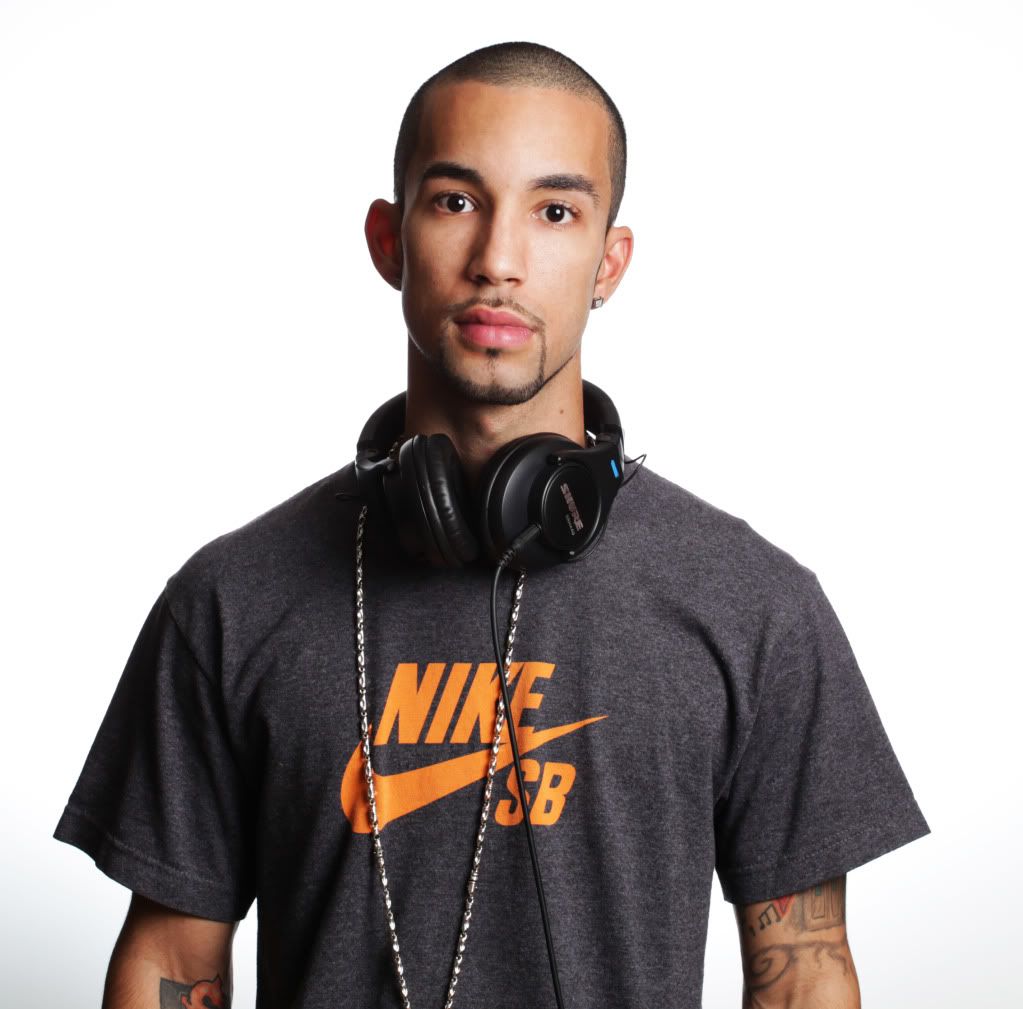 IMAGE: http://i1100.photobucket.com/albums/g410/ten_ounce/SB%20Da%20Anomoly/IMG_1798.jpg