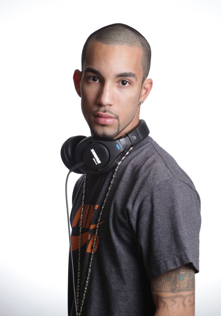 IMAGE: http://i1100.photobucket.com/albums/g410/ten_ounce/SB%20Da%20Anomoly/IMG_1802.jpg