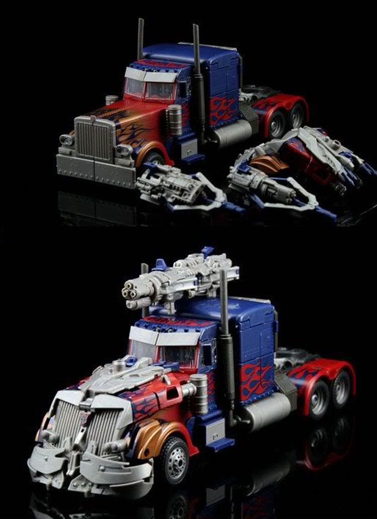 New Transformers Dark of the Moon DA28 Leader Class Striker Optimus Prime Sounds